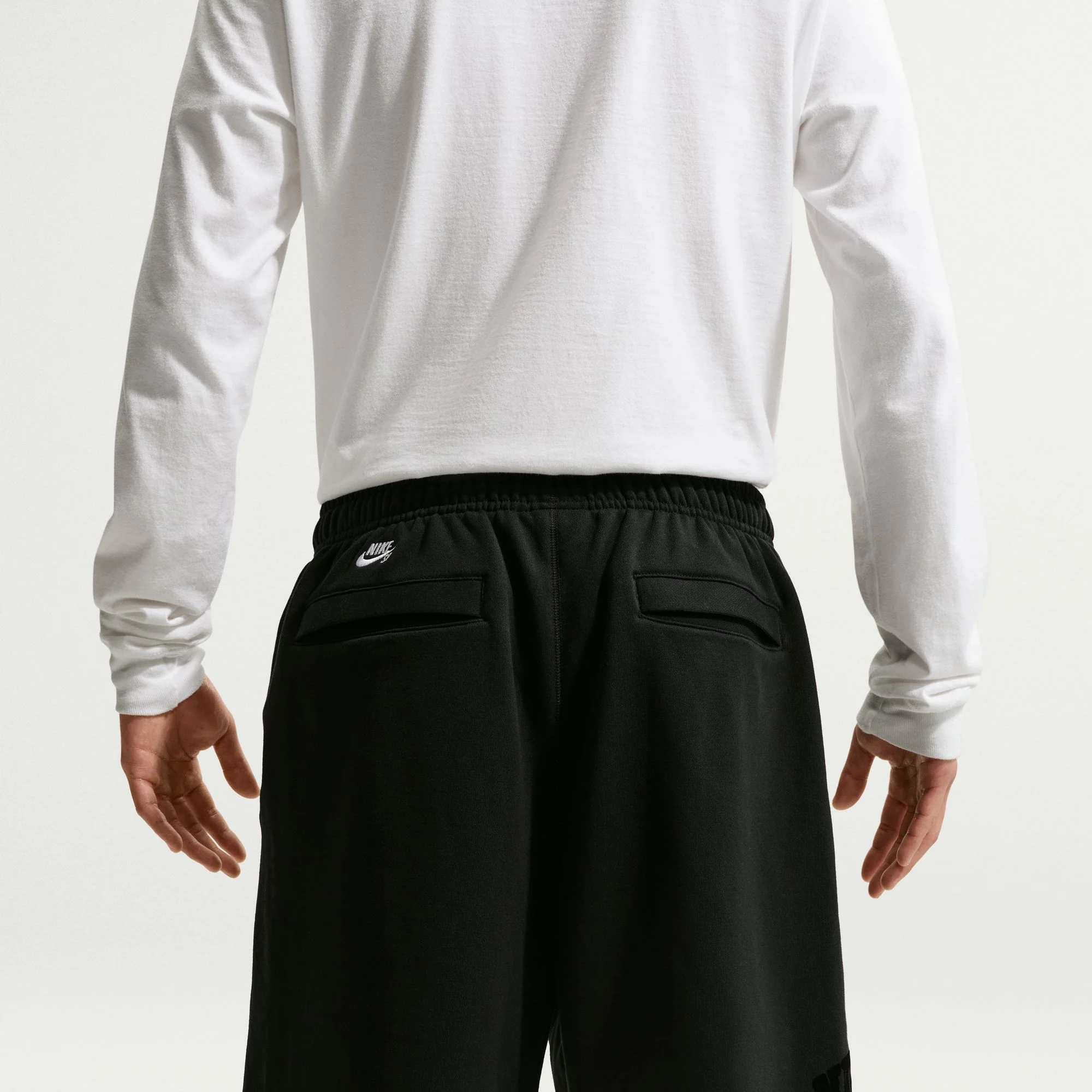 Nike SB Graphic Fleece Shorts (Black) - Image 2