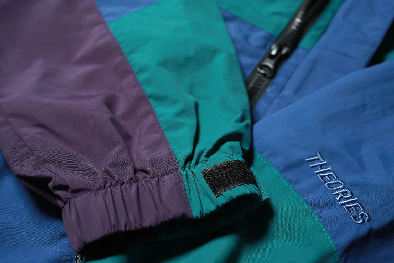 Theories Gale Shell Jacket (Blue/Green) - Image 4